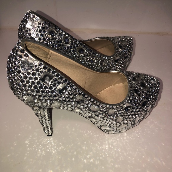 Wedding/birthday crystal red bottom pumps - Picture 6 of 8